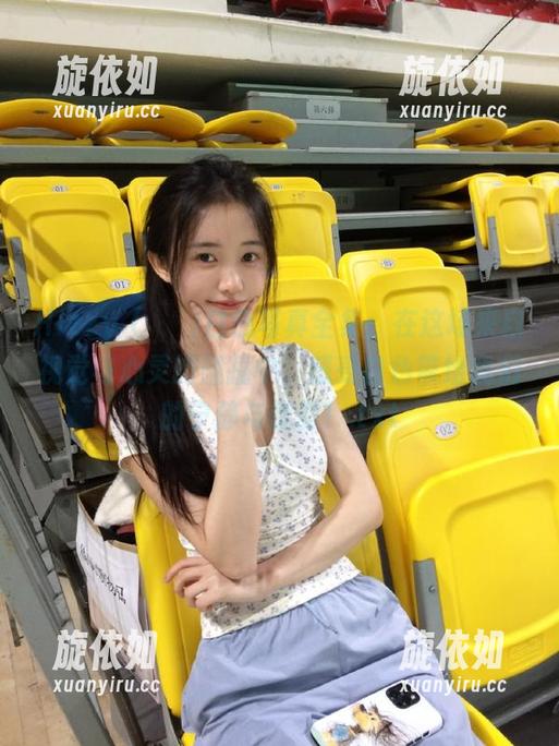 Hizzy (히지)白色写真全集：在这场来自视觉与心灵的碰撞中，感受白色带给我们的宁静与优雅！.txt